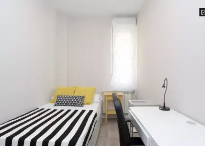 Habitación en piso compartido de 7 habitaciones en alquiler en Universidad, perfecta para profesionales y estudiantes. en Madrid