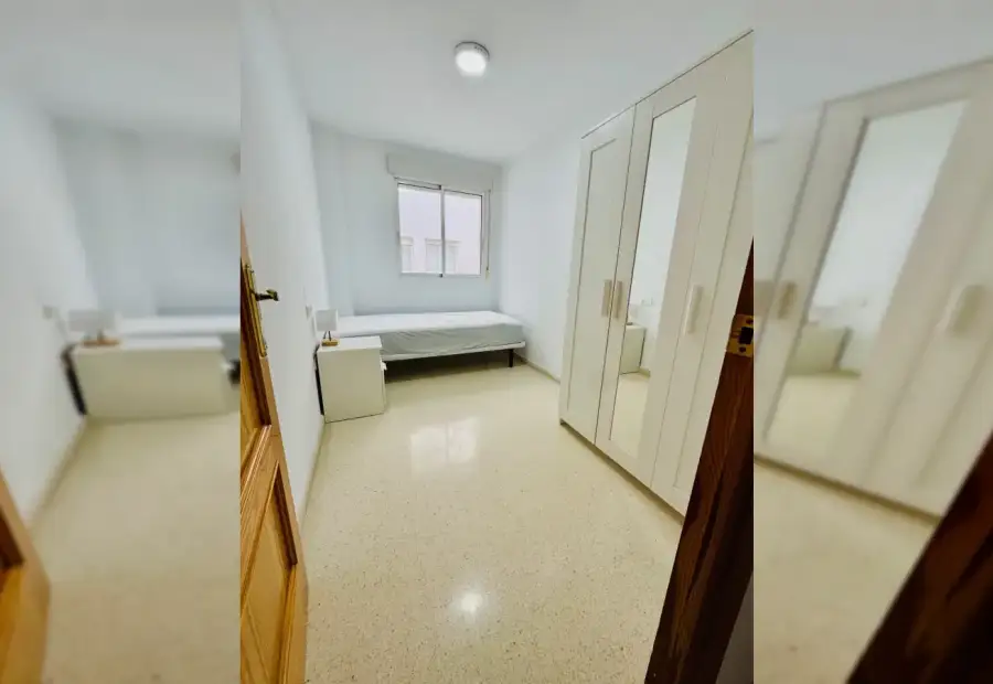 Habitación en piso compartido en Almería en Almería