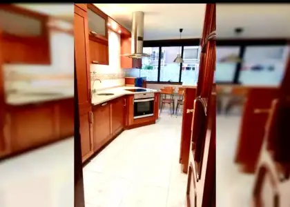 Habitación en un piso compartido de 4 habitaciones en alquiler en Indautxu, todos los gastos incluidos. en Bilbao
