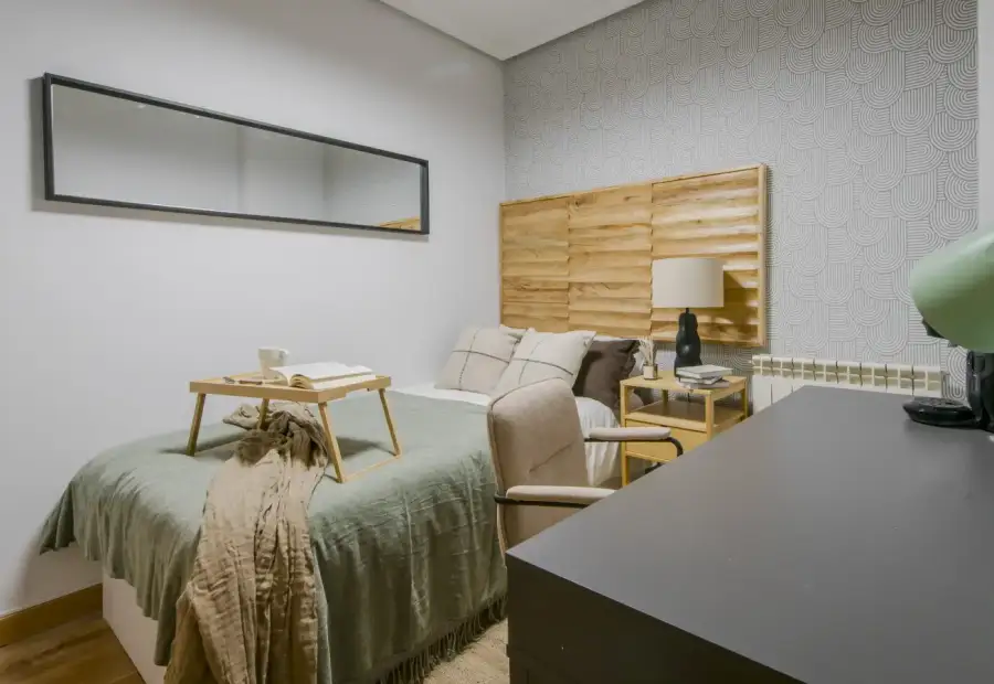 Habitación en un piso compartido de 5 dormitorios en alquiler en Legazpi. en Madrid