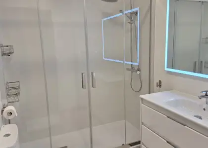 Habitación en un piso compartido de 5 habitaciones en Salamanca, con gastos incluidos, ideal para mujeres profesionales o estudiantes. en Salamanca
