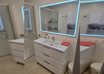 Habitación en un piso compartido de 5 habitaciones en Salamanca, con gastos incluidos, ideal para mujeres profesionales o estudiantes. en Salamanca