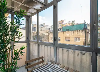 Habitación en un piso compartido de 6 habitaciones en alquiler en la Dreta de l'Eixample, solo para profesionales. en Barcelona