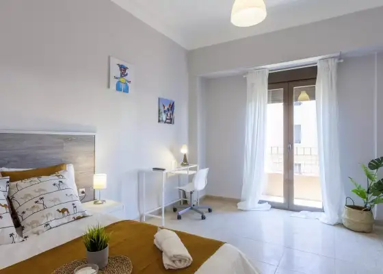 Habitación en un piso compartido de 7 dormitorios en alquiler en Arrancapins, Valencia