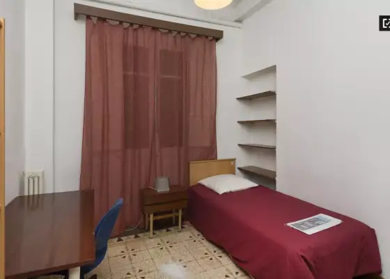 Habitación en un piso compartido de 7 habitaciones en alquiler en Gaztambide para estudiantes. en Madrid