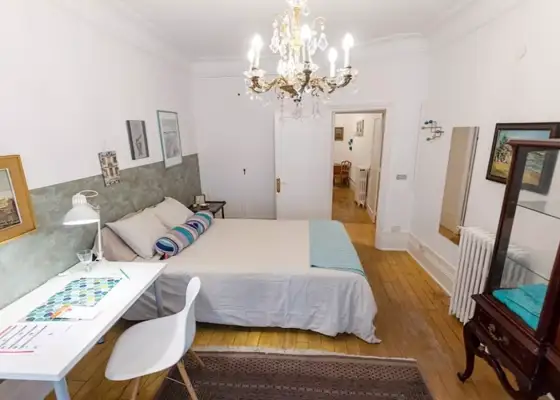 Habitación en un piso compartido de 7 habitaciones en alquiler en Indautxu, Bilbao.