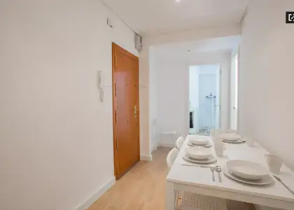 Habitación increíblemente espaciosa en un apartamento de 5 dormitorios en Camins al Grau en Valencia
