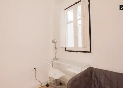 Habitación práctica en apartamento de 5 dormitorios en Camins al Grau en Valencia