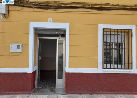 Inmohouse alquila local comercial. (REF:F147) en Albacete