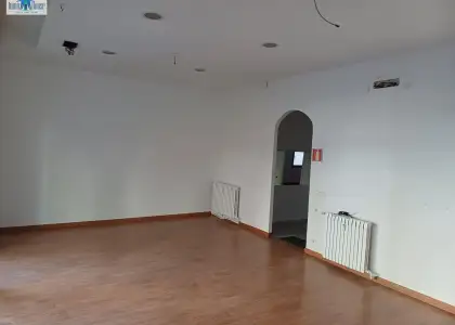 Inmohouse vende o alquila local comercial en Plaza de la Constitucion Zona Carretas en Albacete
