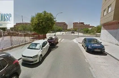 Inmohouse vende o alquila local en santa teresa en Albacete