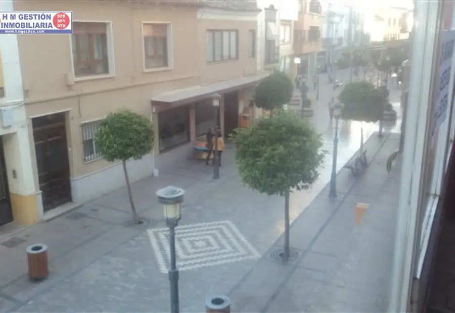Local comercial de 300 metros en primera planta en la castelar en Alcázar de San Juan