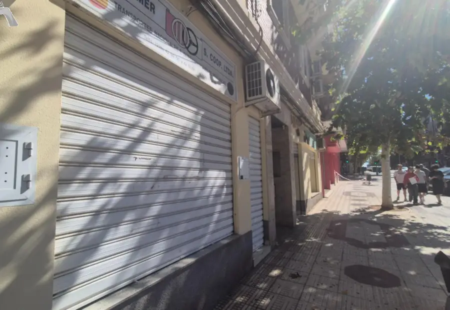 Local comercial en Puertollano situado en la zona de AVENIDA PRIMERO DE MAYO en Puertollano