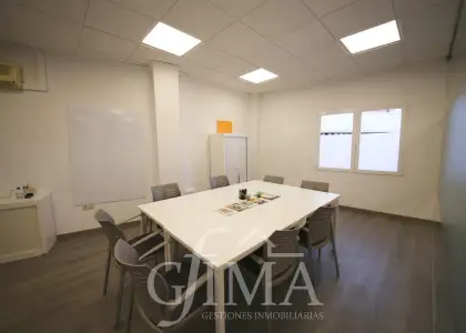 Local en alquiler en pleno centro con 150m2 útiles en Tomelloso