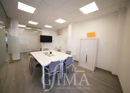 Local en alquiler en pleno centro con 150m2 útiles en Tomelloso
