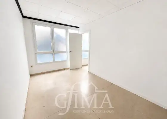 Local en venta junto a la Plaza de España de Tomelloso