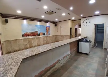 Local hosteleria con comedor, barbacoa, cocina y baños adaptados en Alcázar de San Juan
