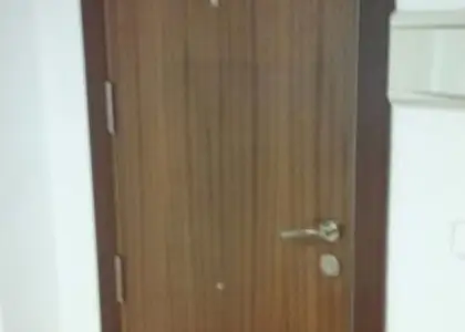Oficina a la venta con dos despachos, sala de juntas y aseos, archivo y centralita de redes. Precio negociable, posibilidad de financiación 100% en Alcázar de San Juan