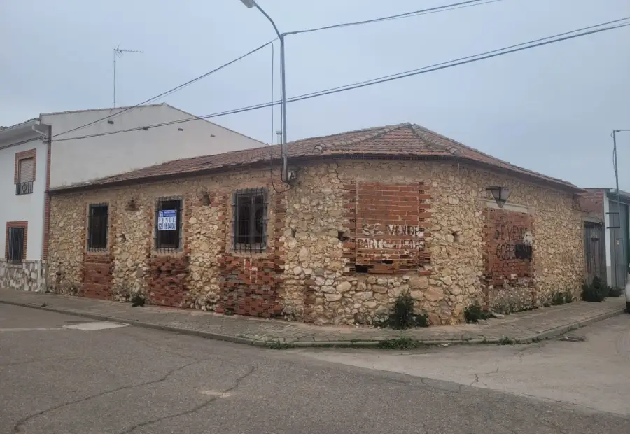 Parcela A demoler o reconstruir Corral de Almaguer en Corral de Almaguer