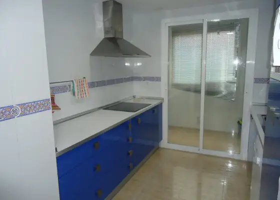 Piso de 3 dormitorios. Seminuevo. Semiamueblado. en Manzanares