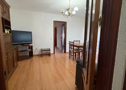 Piso en alquiler en Alcázar De San Juan, Calle Gracia, de 86 m2 con 3 dormitorios, baño y terraza por 700 €/mes, Ref. 0448 en Alcázar de San Juan