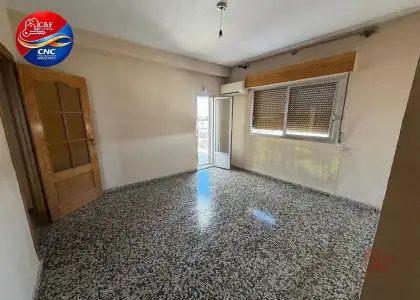 Piso en venta en Alcázar De San Juan, Alcázar De San Juan, de 98 m2 con 3 dormitorios y baño por 69.500 €, Ref. 0447 en Alcázar de San Juan