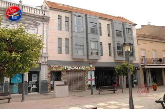 Piso en venta en Alcázar De San Juan, Emilio Castelar, de 102 m2 con 1 dormitorio, baño, plaza de garaje y trastero por 95.000 €, Ref. 0438 en Alcázar de San Juan