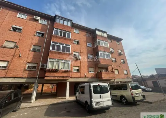 Piso en venta en Ciudad Real - Ciudad Real, 99.900 €, 107 m2, ref. 665083