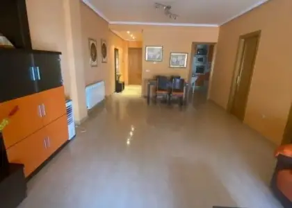 Piso en venta en Herencia, Avenida De Alcázar, de 100 m2 con 2 dormitorios, baño, plaza de garaje y balcón por 120.000 €, Ref. 0436 en Herencia