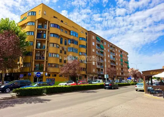 Piso en venta en Talavera De La Reina - Francisco Aguirre - Tres Olivos, La Estación , 149.900 €, 146 m2, ref. 665413
