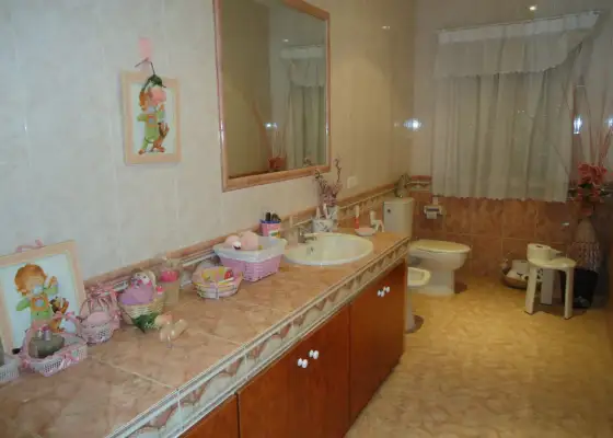 Se alquila chalet de dos dormitorios completamente amueblado. en Manzanares