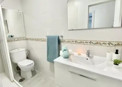 Se alquila habitación en apartamento de 4 dormitorios en Getafe, Madrid en Madrid