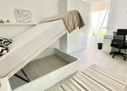 Se alquila habitación en apartamento de 4 dormitorios en Getafe, Madrid en Madrid