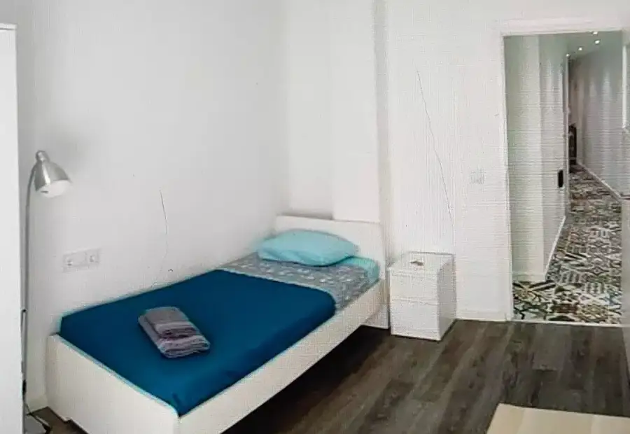 Se alquila habitación en apartamento de 4 dormitorios en Salamanca en Salamanca