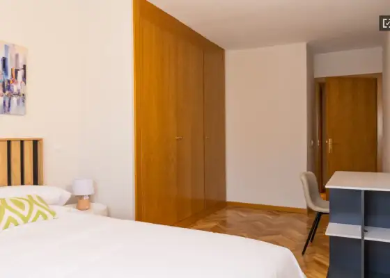 Se alquila habitación en piso compartido de 3 habitaciones en Madrid