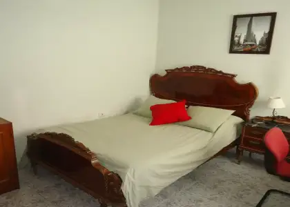 Se alquila habitación en piso compartido de 4 habitaciones en Ciudad Jardín en Córdoba