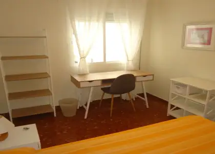 Se alquila habitación en piso compartido de 4 habitaciones en Ciudad Jardín, Córdoba. en Córdoba