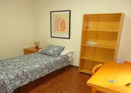 Se alquila habitación en piso compartido de 4 habitaciones en Ciudad Jardín, Córdoba. en Córdoba