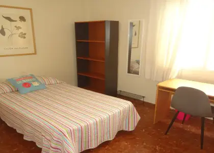 Se alquila habitación en piso compartido de 4 habitaciones en Ciudad Jardín, Córdoba. en Córdoba