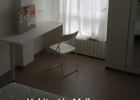 Se alquila habitación en piso compartido de 4 habitaciones en Delicias-Canterac. en Valladolid