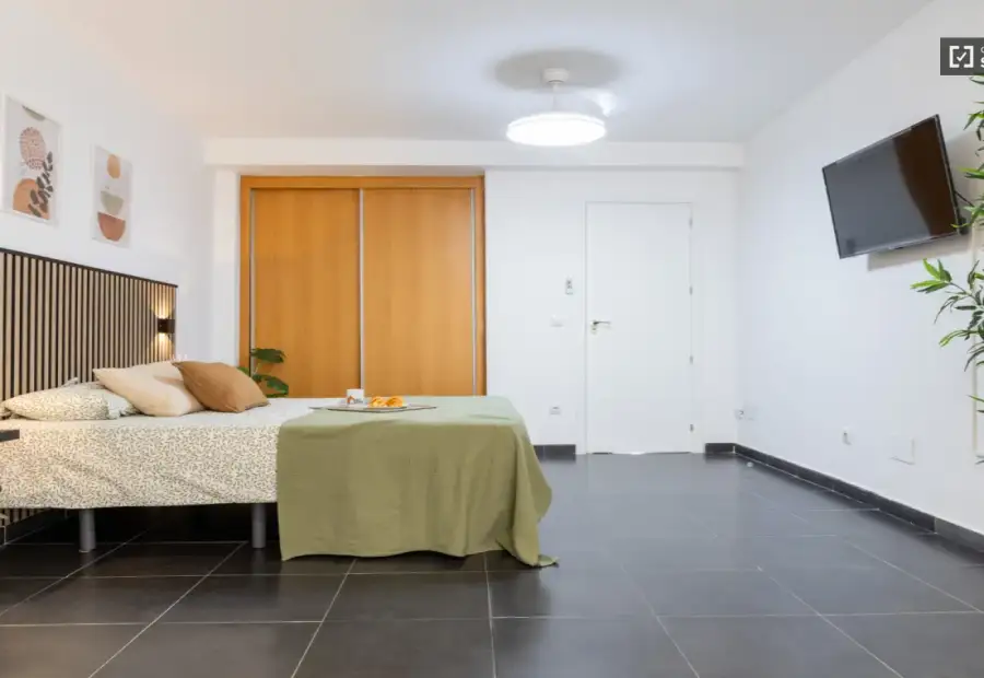 Se alquila habitación en piso compartido de 4 habitaciones en Yuncos, todos los gastos incluidos. en Toledo