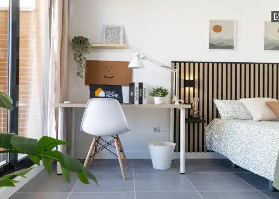 Se alquila habitación en piso compartido de 4 habitaciones en Yuncos, todos los gastos incluidos. en Toledo