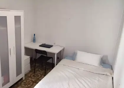 Se alquila habitación en piso compartido de 4 habitaciones en Zaragoza, solo estudiantes en Zaragoza