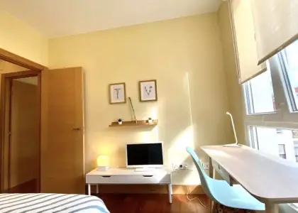 Se alquila habitación en piso compartido de 5 habitaciones en Basurtu, gastos incluidos. en Bilbao