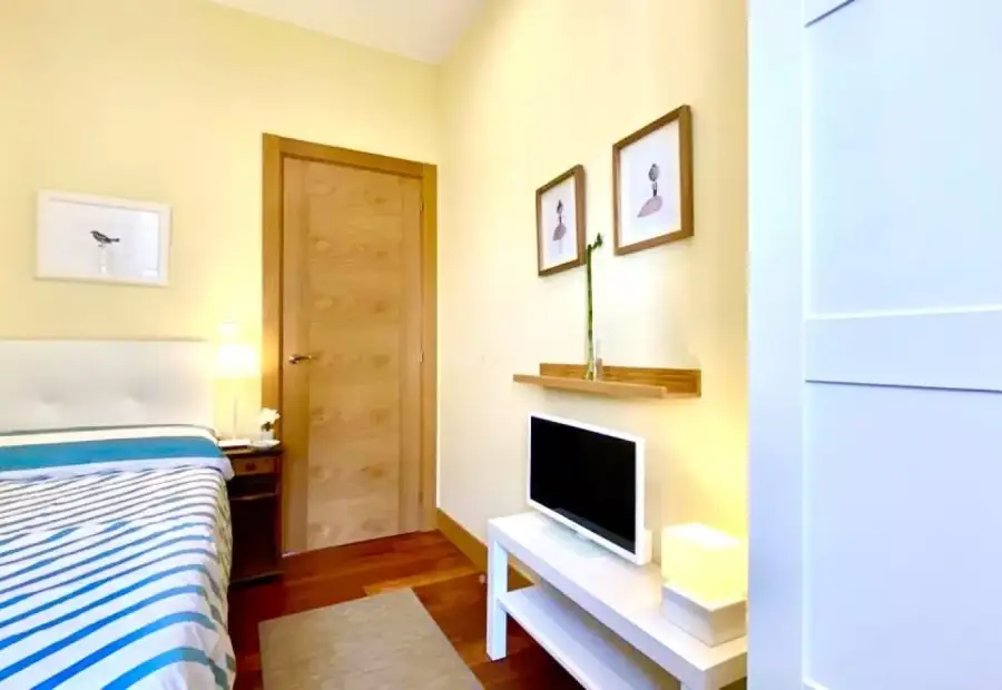 Se alquila habitación en piso compartido de 5 habitaciones en Basurtu, gastos incluidos. en Bilbao