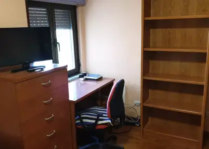 Se alquila habitación en piso compartido de 5 habitaciones en Salamanca en Salamanca