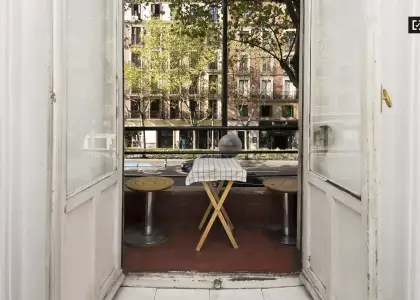 Se alquila habitación en piso compartido de 7 habitaciones en Gaztambide en Madrid