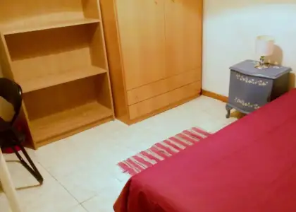 Se alquila habitación en piso compartido de 7 habitaciones en Gaztambide en Madrid