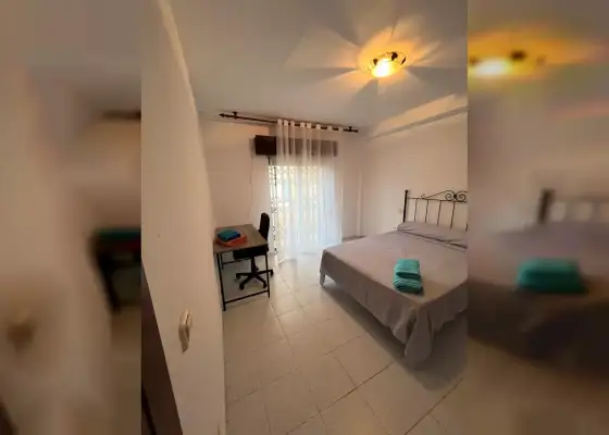 Se alquila habitación en piso de 3 dormitorios en El Zapillo en Almería