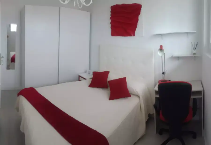 Se alquila habitación en piso de 3 habitaciones en Santander en Santander